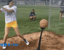 小鸡啄米舞蹈视频,萌娃演绎田园风情